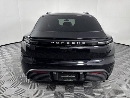 2025 Porsche Macan 4S