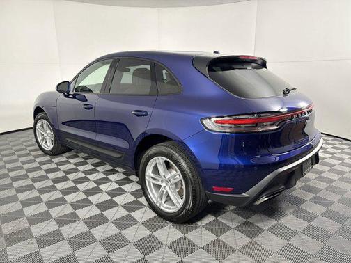 2025 Porsche Macan AWD