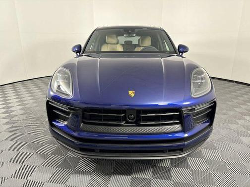 2025 Porsche Macan AWD