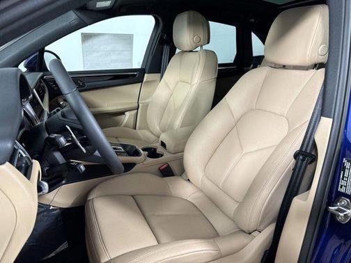 2025 Porsche Macan AWD