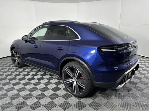 2025 Porsche Macan 4S