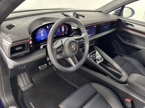 2025 Porsche Macan 4S