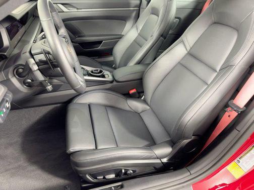 2025 Porsche 911 Carrera