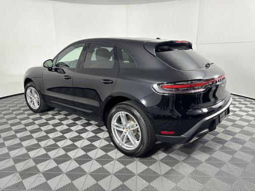 2025 Porsche Macan AWD