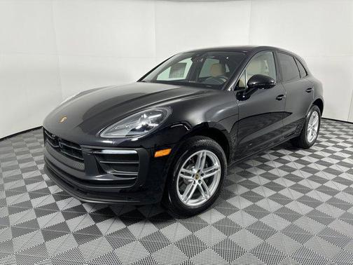 2025 Porsche Macan AWD