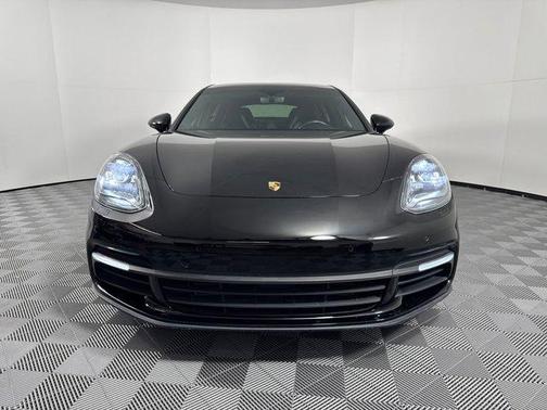 2018 Porsche Panamera 4