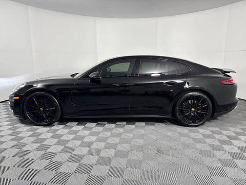 2018 Porsche Panamera 4