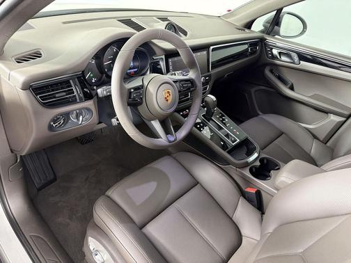 Chalk 2026 Porsche Macan Macan