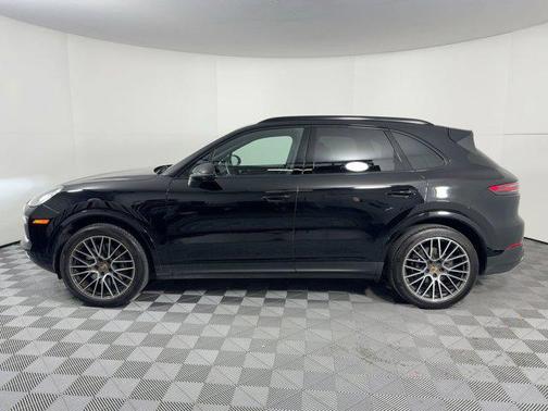 2023 Porsche Cayenne Platinum Edition