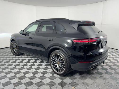 2023 Porsche Cayenne Platinum Edition