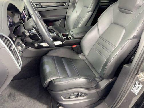 2023 Porsche Cayenne Turbo