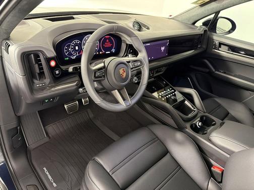 Algarve Blue Metallic 2026 Porsche Cayenne GTS