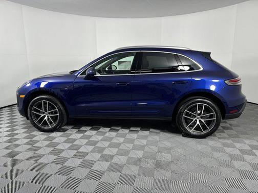 2025 Porsche Macan AWD