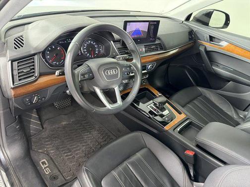 Manhattan Gray Metallic 2021 Audi Q5 45 Premium