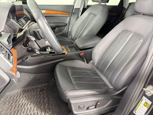 Manhattan Gray Metallic 2021 Audi Q5 45 Premium