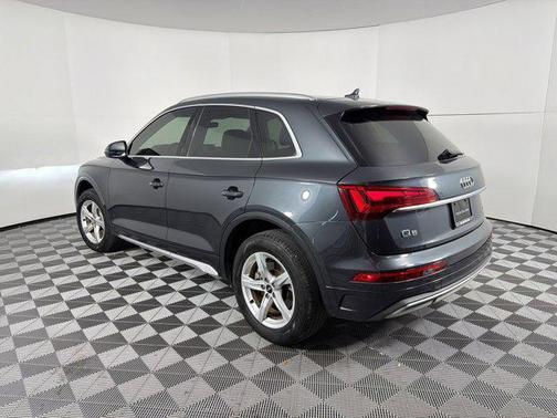 Manhattan Gray Metallic 2021 Audi Q5 45 Premium
