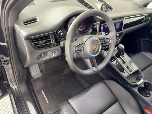 Volcano Grey Metallic 2026 Porsche Macan Macan