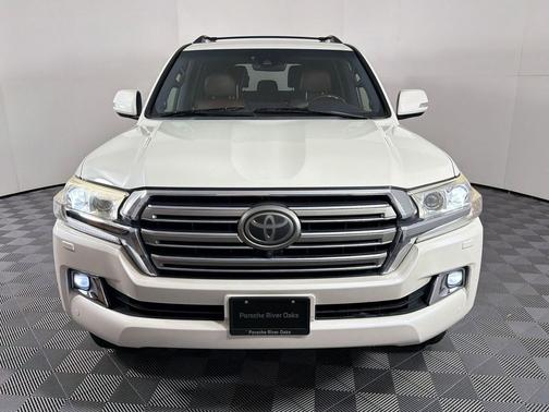 Blizzard Pearl 2016 Toyota Land Cruiser Base