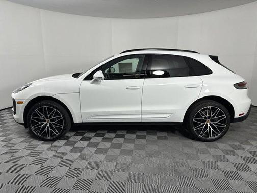 2025 Porsche Macan AWD