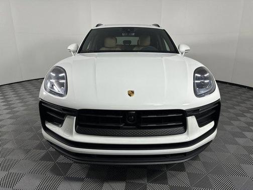 2025 Porsche Macan AWD