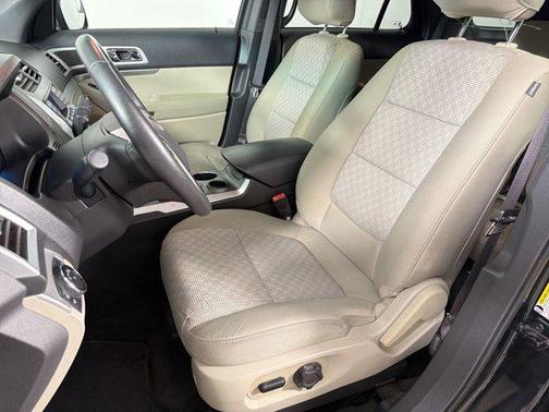 Tuxedo Black Metallic 2014 Ford Explorer XLT