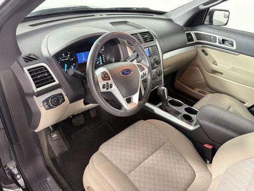 Tuxedo Black Metallic 2014 Ford Explorer XLT