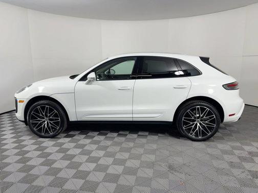 2026 Porsche Macan AWD