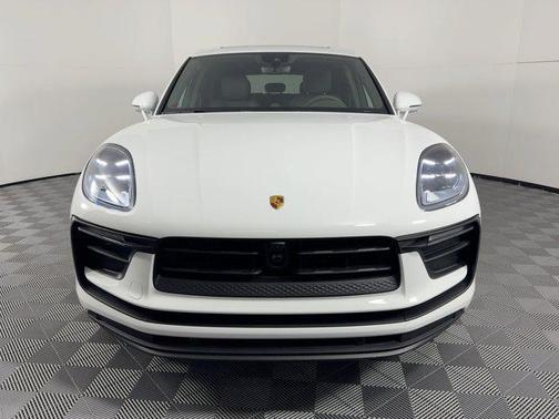 2026 Porsche Macan AWD