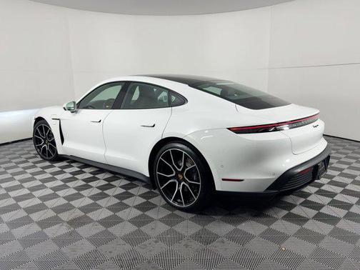 2025 Porsche Taycan RWD