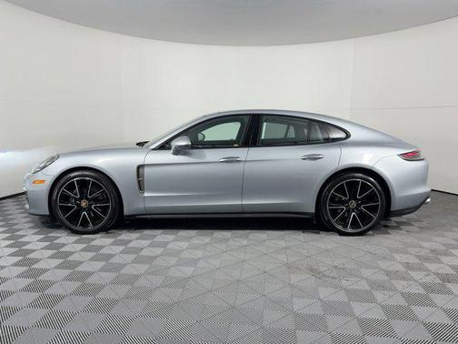 2023 Porsche Panamera Platinum Edition