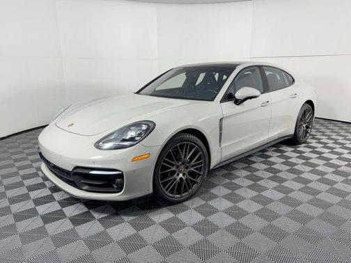 2023 Porsche Panamera 4 Platinum Edition