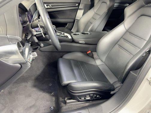 2023 Porsche Panamera 4 Platinum Edition