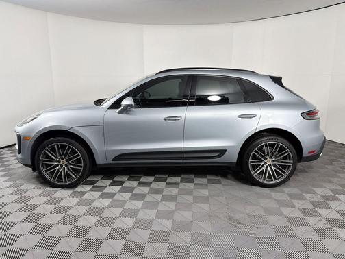 Dolomite Silver Metallic 2026 Porsche Macan Macan