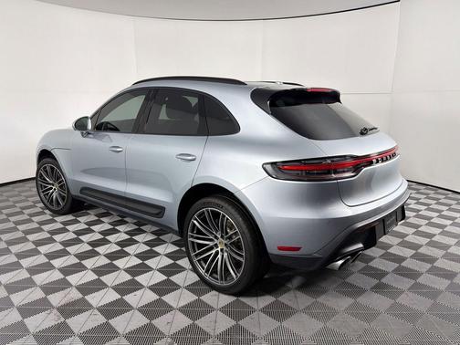 Dolomite Silver Metallic 2026 Porsche Macan Macan