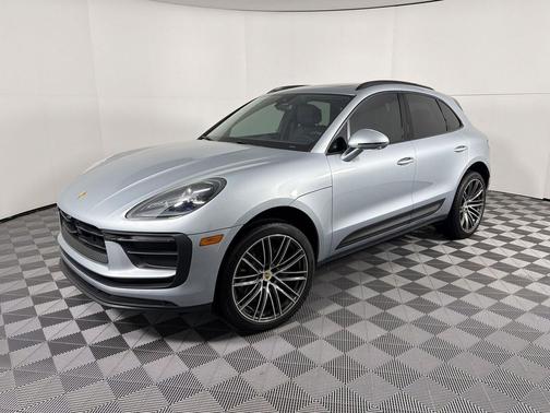 Dolomite Silver Metallic 2026 Porsche Macan Macan