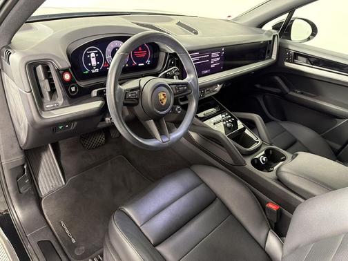 Black 2024 Porsche Cayenne Cayenne