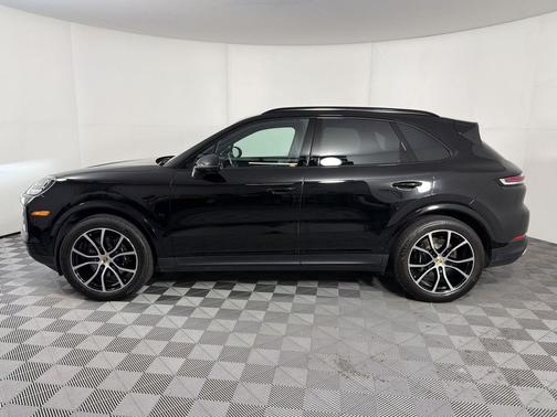 Black 2024 Porsche Cayenne Cayenne