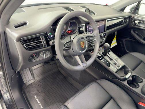 2026 Porsche Macan AWD