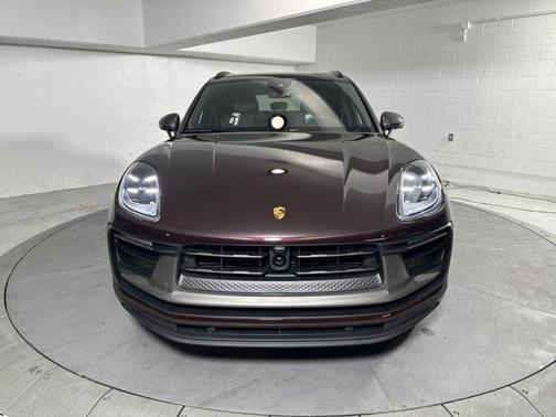 2025 Porsche Macan T