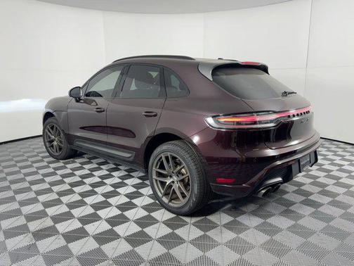 2025 Porsche Macan T