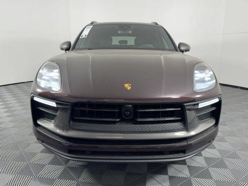 2025 Porsche Macan T
