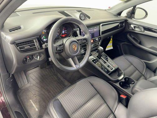2025 Porsche Macan T