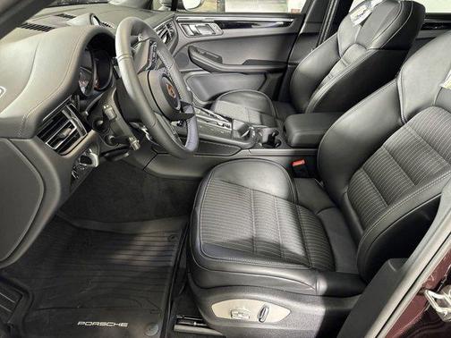 2025 Porsche Macan T
