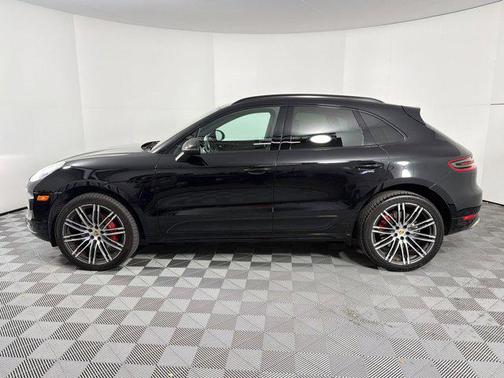 2017 Porsche Macan Turbo