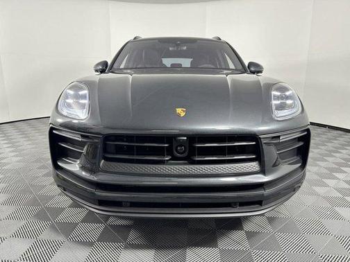 2025 Porsche Macan AWD