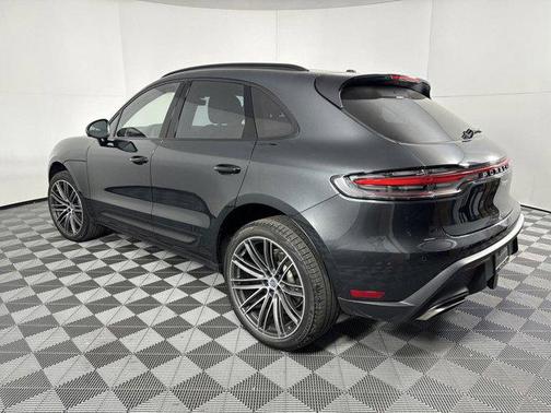 2025 Porsche Macan AWD