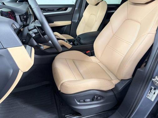 Vanadium Grey Metallic 2026 Porsche Cayenne Cayenne
