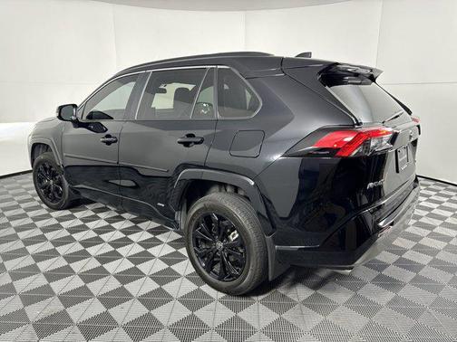 2023 Toyota RAV4 Hybrid SE