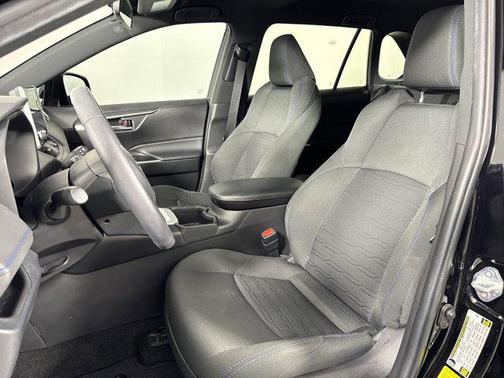 2023 Toyota RAV4 Hybrid SE