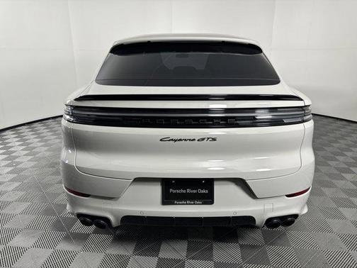 2025 Porsche Cayenne GTS